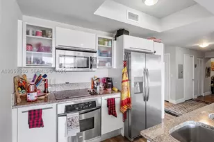 888 Biscayne, Miami, FL 33132 - Photo 9