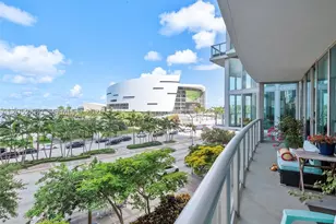 888 Biscayne, Miami, FL 33132 - Photo 17