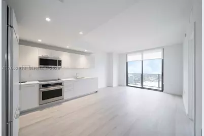 55 SW 9th #3207, Miami, FL 33130 - Photo 3
