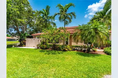 1707 SW 109th, Davie, FL 33324 - Photo 5