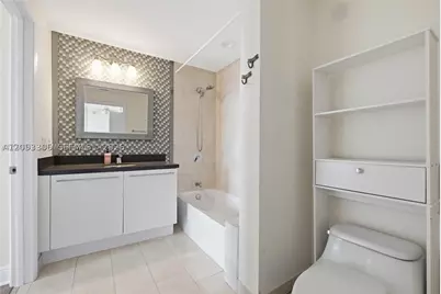 90 SW 3rd #1409, Miami, FL 33130 - Photo 17
