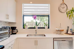 953 NE 211th, Miami, FL 33179 - Photo 13