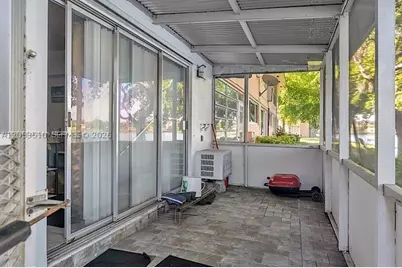 19000 NE 3rd #405, Miami, FL 33179 - Photo 3