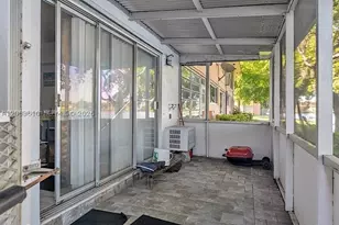19000 NE 3rd, Miami, FL 33179 - Photo 3