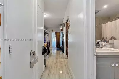 19000 NE 3rd #405, Miami, FL 33179 - Photo 13