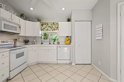 112 Caribe, Greenacres, FL 33413 - Photo 5