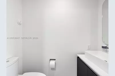 227 NE 2nd #2706, Miami, FL 33132 - Photo 3
