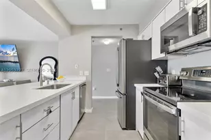 1200 Brickell Bay, Miami, FL 33131 - Photo 7