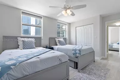 1200 Brickell Bay #2423, Miami, FL 33131 - Photo 23