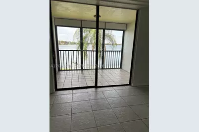 112 Lake Emerald #207, Oakland Park, FL 33309 - Photo 9