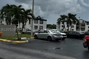 9731 Fontainebleau, Miami, FL 33172 - Photo 3