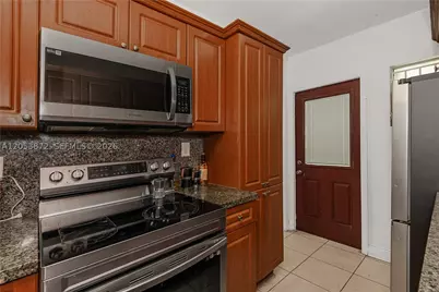681 NE 1st, Hialeah, FL 33010 - Photo 11