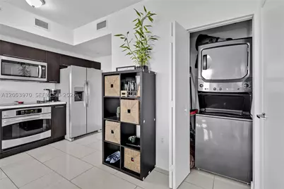 90 SW 3rd #4403, Miami, FL 33130 - Photo 7