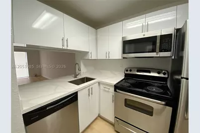 9350 Fontainebleau #609, Miami, FL 33172 - Photo 7