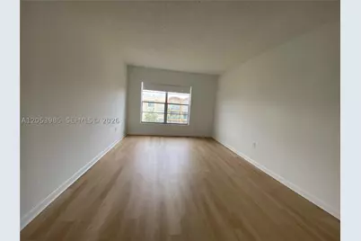 9350 Fontainebleau #609, Miami, FL 33172 - Photo 3