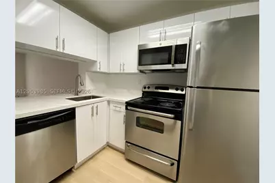 9350 Fontainebleau #609, Miami, FL 33172 - Photo 5