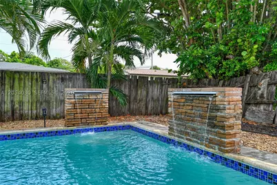76 NE 170th, North Miami Beach, FL 33162 - Photo 11