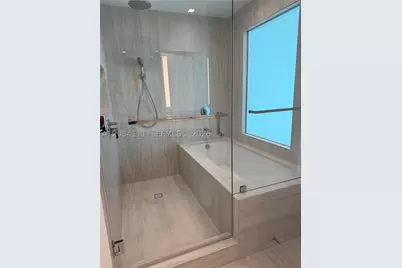2411 Laguna #910, Miami, FL 33181 - Photo 9