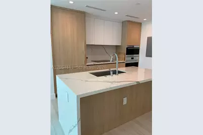 2411 Laguna #910, Miami, FL 33181 - Photo 5