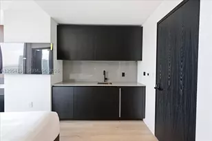20 NE 11th, Miami, FL 33132 - Photo 3
