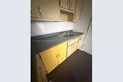 12500 NE 15th #402, North Miami, FL 33161 - Photo 5