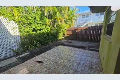 808 NE 10th #3, Hallandale Beach, FL 33009 - Photo 17
