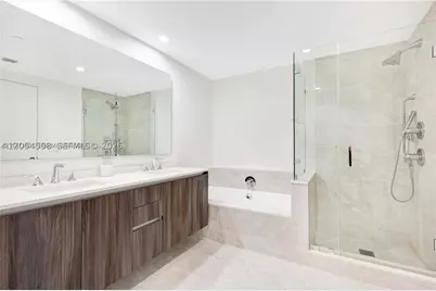 488 NE 18th #2301, Miami, FL 33132 - Photo 19