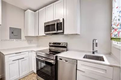 421 75th #1, Miami Beach, FL 33141 - Photo 3