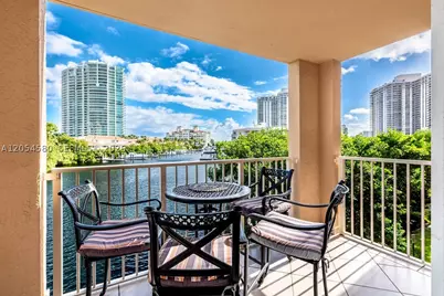 19999 E Country Club #1302, Aventura, FL 33180 - Photo 1