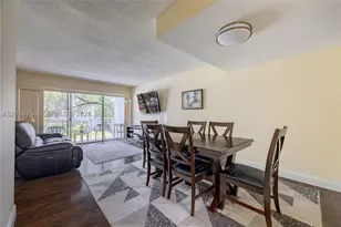 9365 Fontainebleau, Miami, FL 33172 - Photo 7