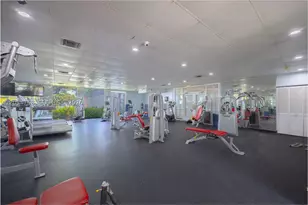 9365 Fontainebleau, Miami, FL 33172 - Photo 3