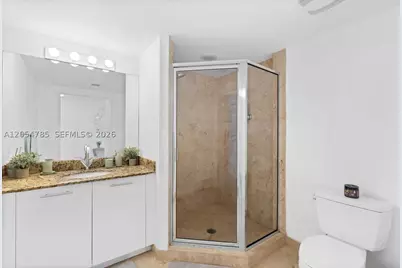 41 SE 5th #510, Miami, FL 33131 - Photo 17