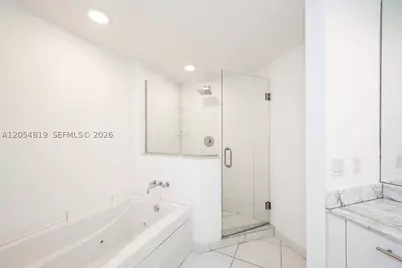 55 SE 6 #2210, Miami, FL 33131 - Photo 13