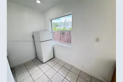 2041 S Jackson #4, Hollywood, FL 33020 - Photo 5