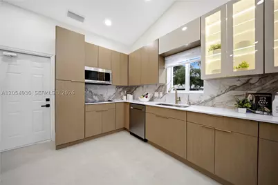 274 NW 107th, Coral Springs, FL 33071 - Photo 13