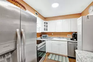 10101 E Bay Harbor, Bay Harbor Islands, FL 33154 - Photo 5