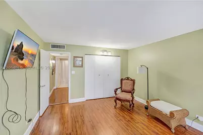 10101 E Bay Harbor #502, Bay Harbor Islands, FL 33154 - Photo 17