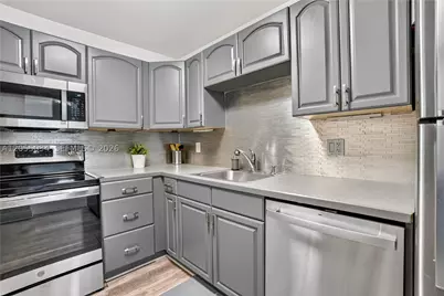 900 Saint Charles #621, Pembroke Pines, FL 33026 - Photo 15