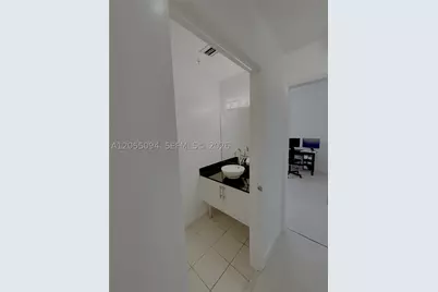 31 SE 5th #3712, Miami, FL 33131 - Photo 11