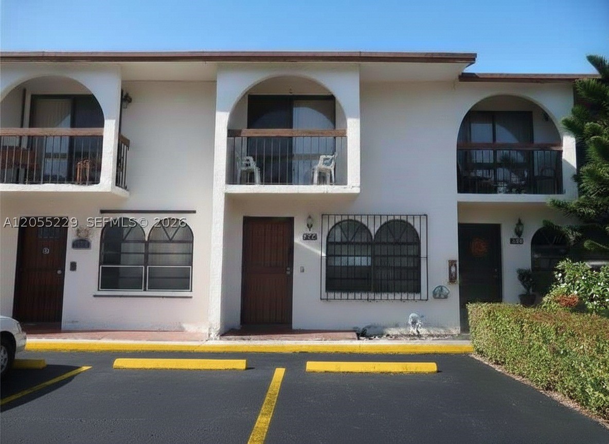 1082 W 79th #25 - 1082 W 79th #25, Hialeah, FL 33014 Luxury Property | Jose Angel Pina