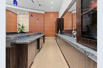 253 NE 2nd #1804, Miami, FL 33132 - Photo 21