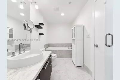 253 NE 2nd #1804, Miami, FL 33132 - Photo 7