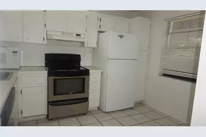 1100 Colony Point #206, Pembroke Pines, FL 33026 - Photo 5
