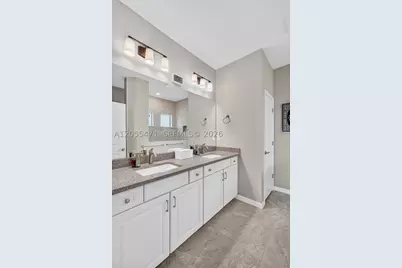 4460 Gramercy, Oakland Park, FL 33309 - Photo 27