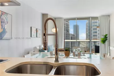 485 Brickell #2306, Miami, FL 33131 - Photo 5