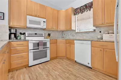 840 NE 14th, Fort Lauderdale, FL 33304 - Photo 11