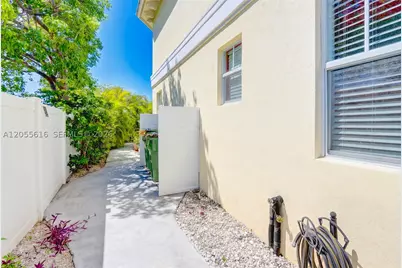 840 NE 14th, Fort Lauderdale, FL 33304 - Photo 3