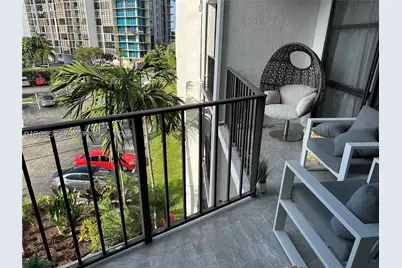 800 Parkview #412, Hallandale Beach, FL 33009 - Photo 7