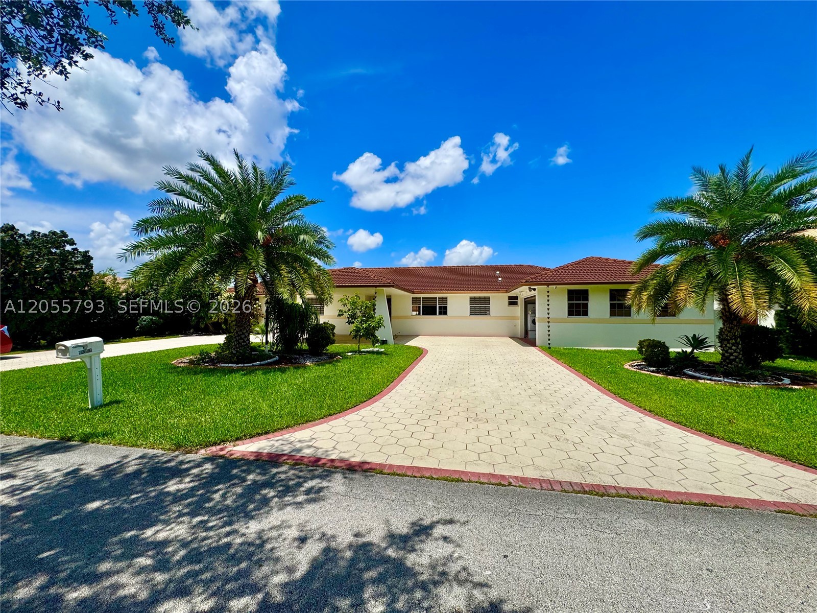 18701 Wentworth - 18701 Wentworth, Hialeah, FL 33015 Luxury Property | Jose Angel Pina