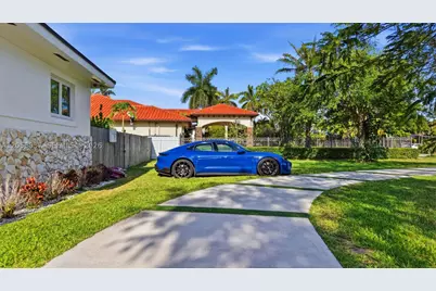 10795 SW 34th, Miami, FL 33165 - Photo 9